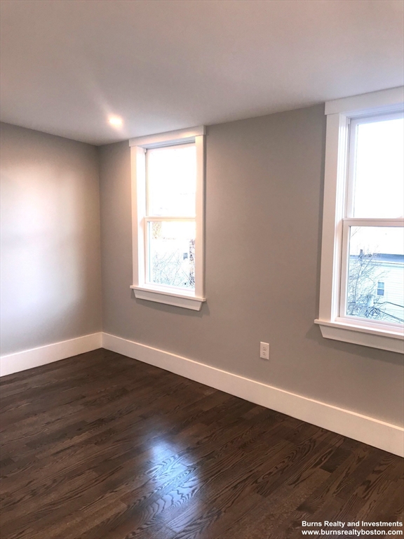 2 Gifford Pl, South Boston