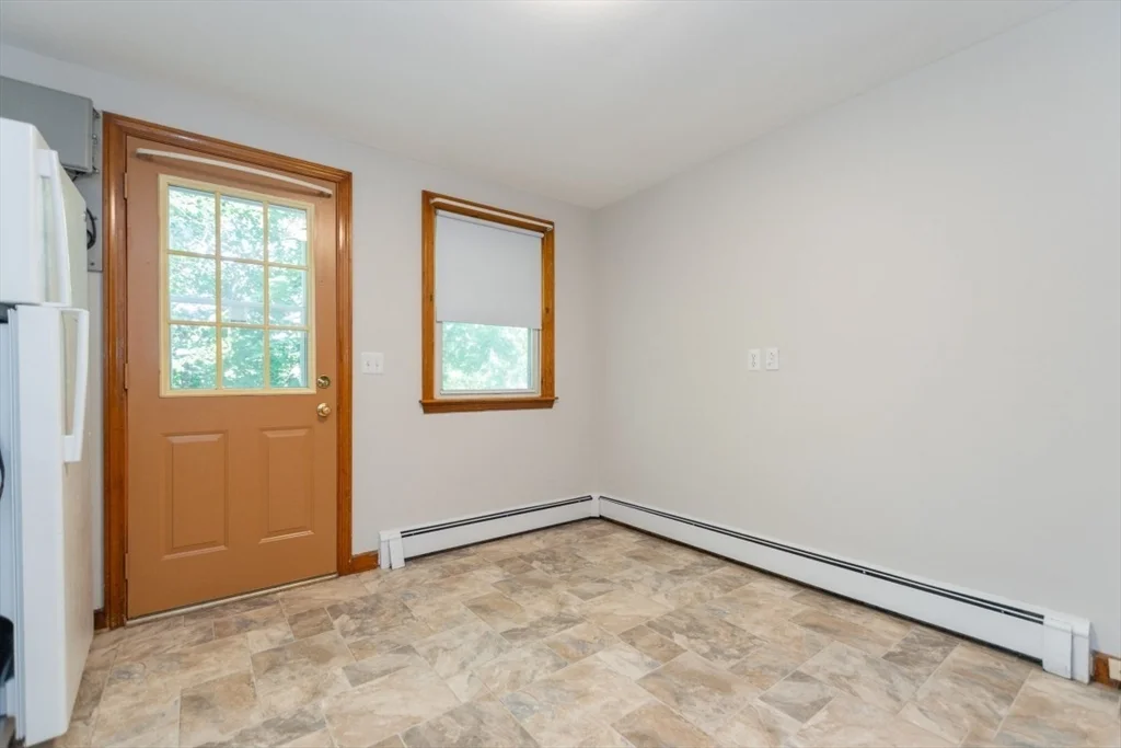 205 Hardy Pond Rd, Waltham