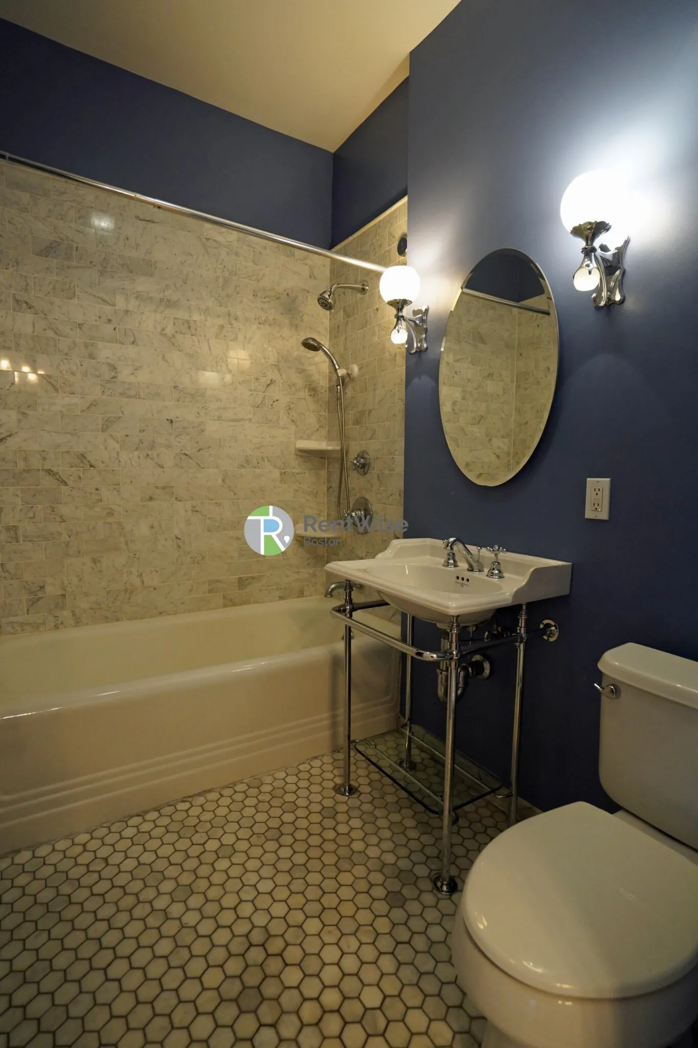 94 Naples Rd, North Brookline
