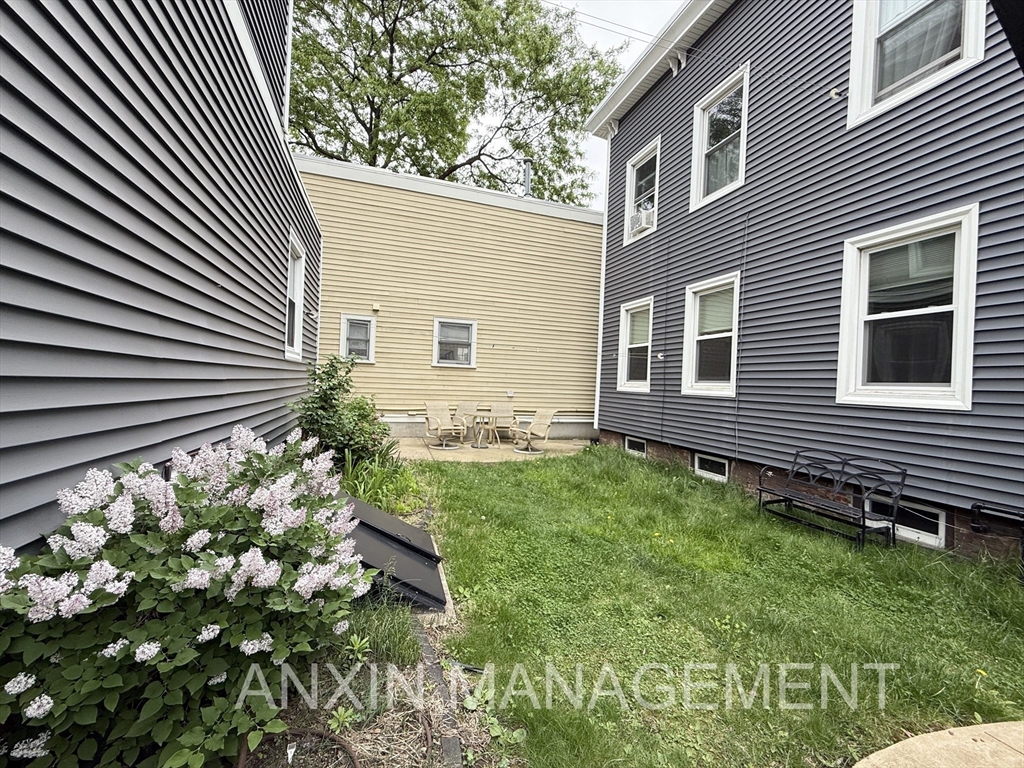 144H Spring St, East Cambridge