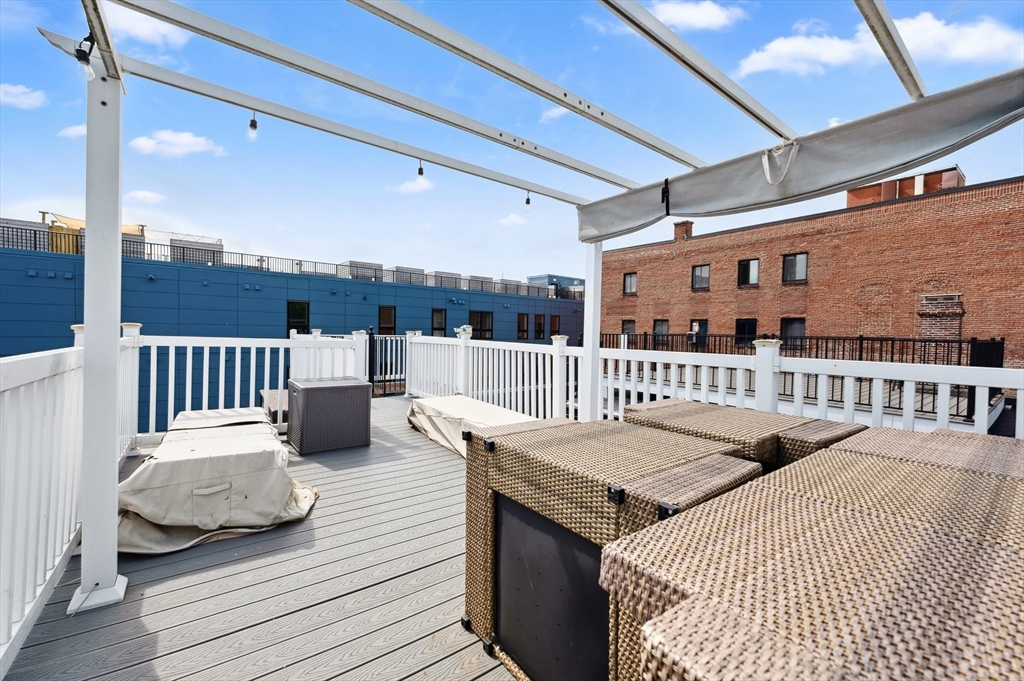 338 Meridian St, East Boston