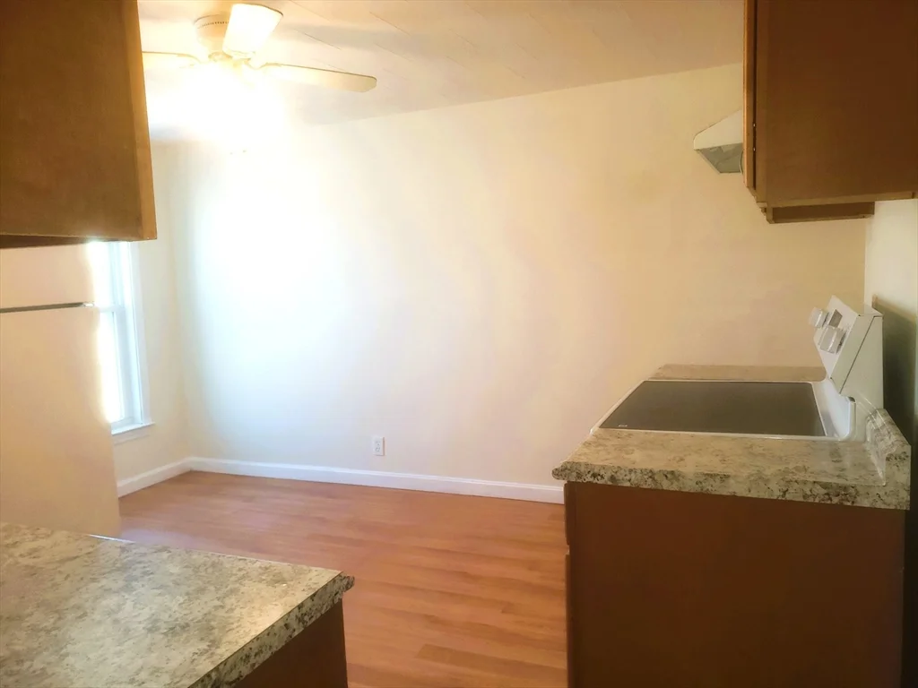 26 Arlington St, Lowell