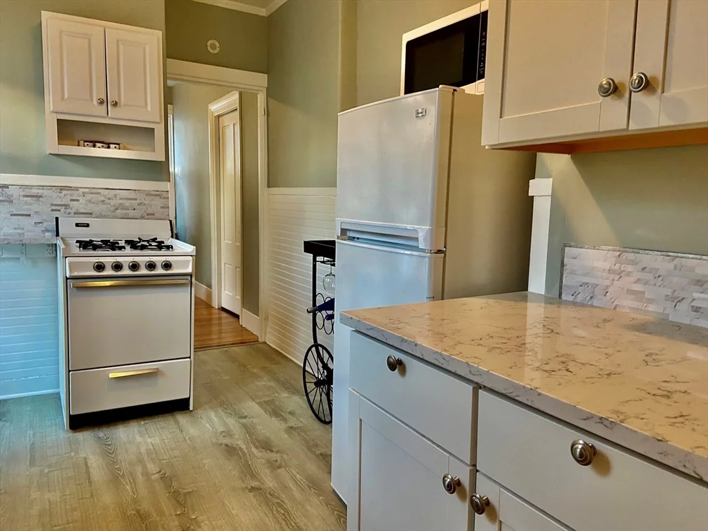 10 Cushman St, Downtown
