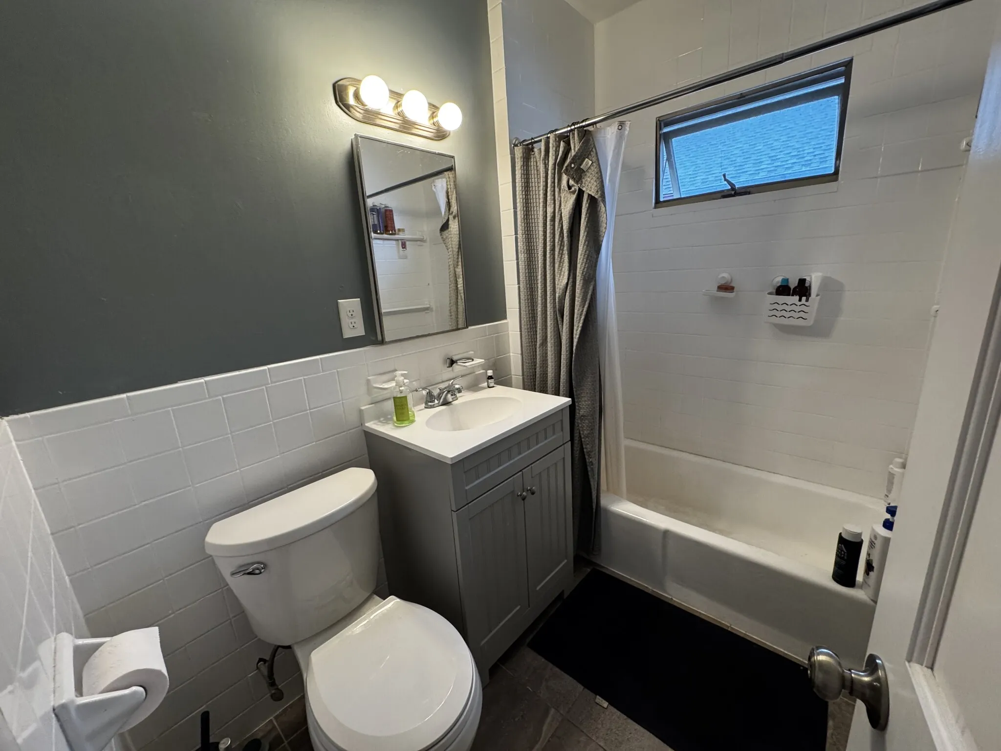 74 Frederick Ave, South Medford