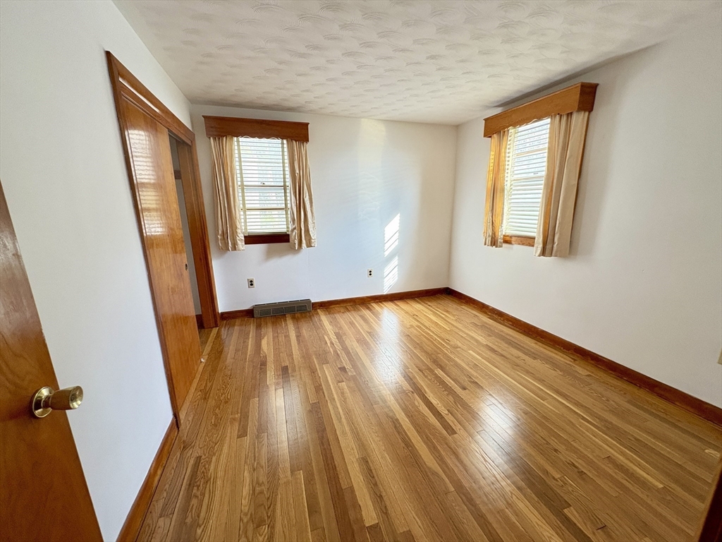 4 Easement Rd, Tewksbury