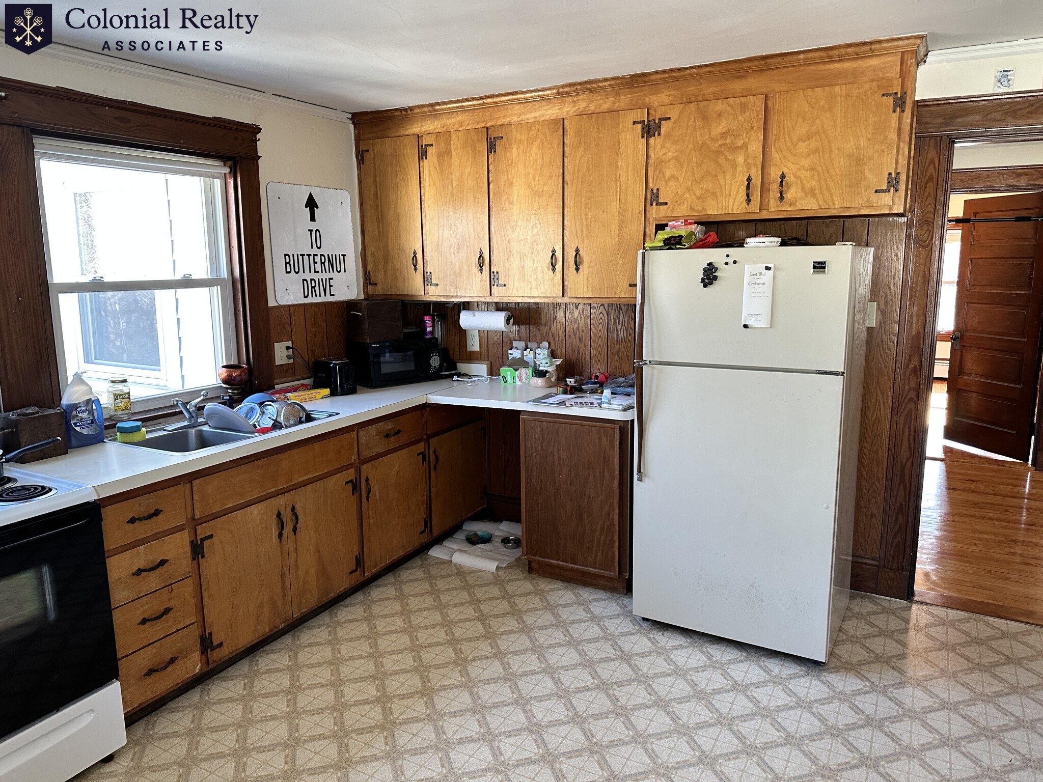 37 Walker Rd, Newtonville