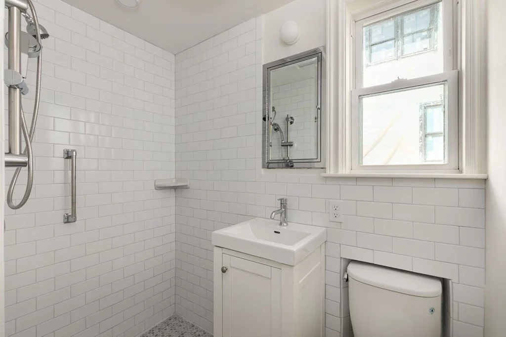 14 Evergreen, Winter Hill