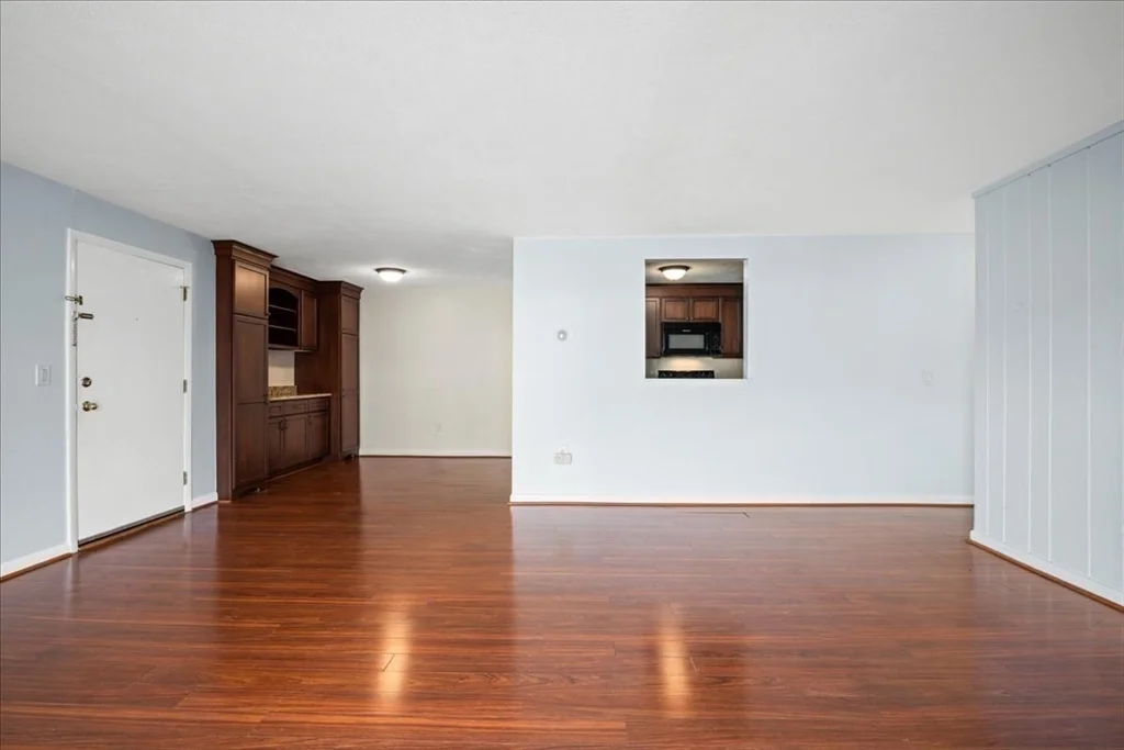 26 Williamsburg Ct, Shrewsbury