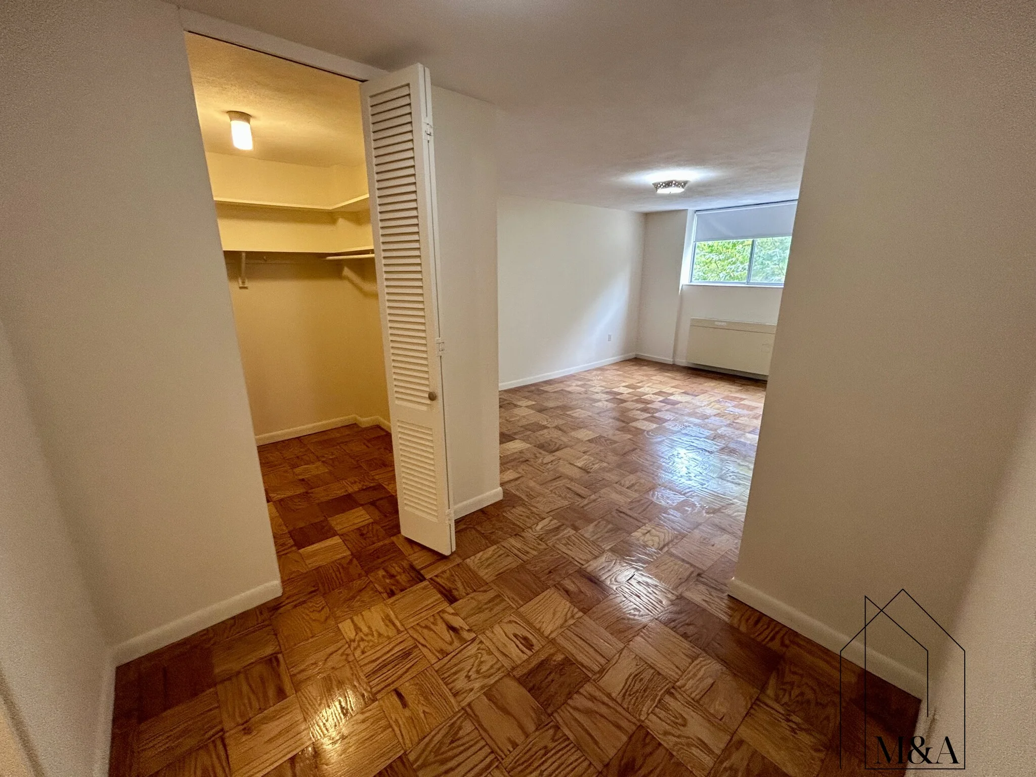 101 Monmouth St, Longwood