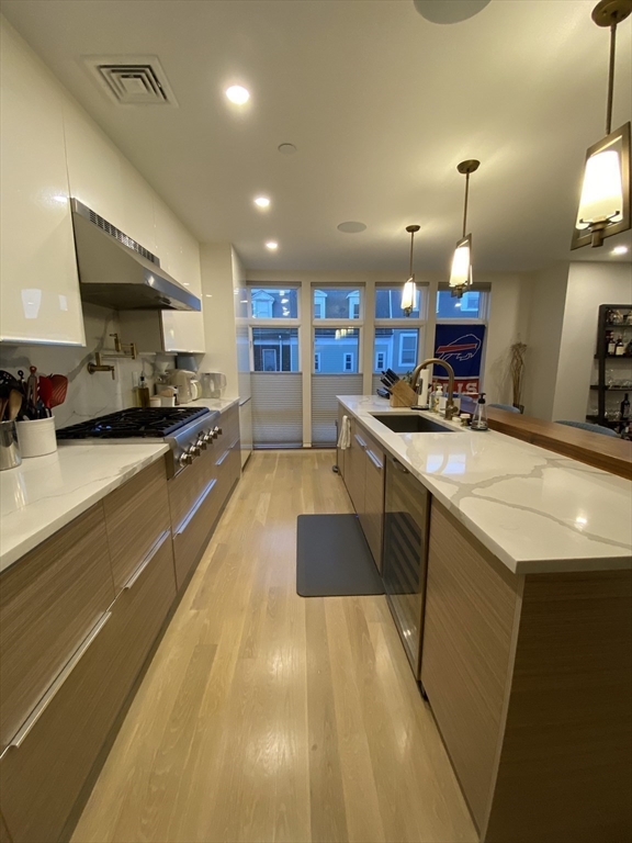 105 West 3rd St, South Boston