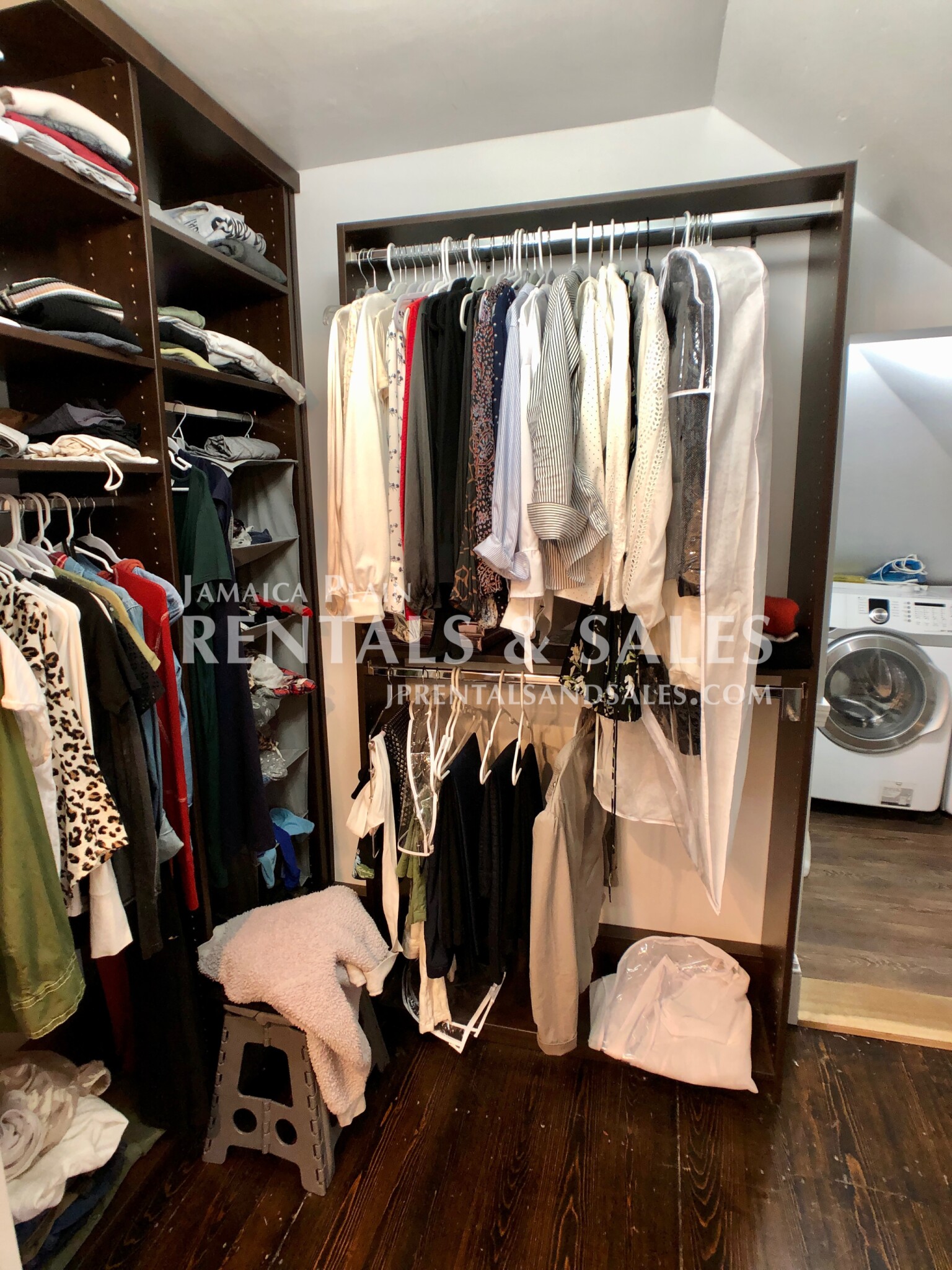 16 Oakview Ter, Jamaica Plain