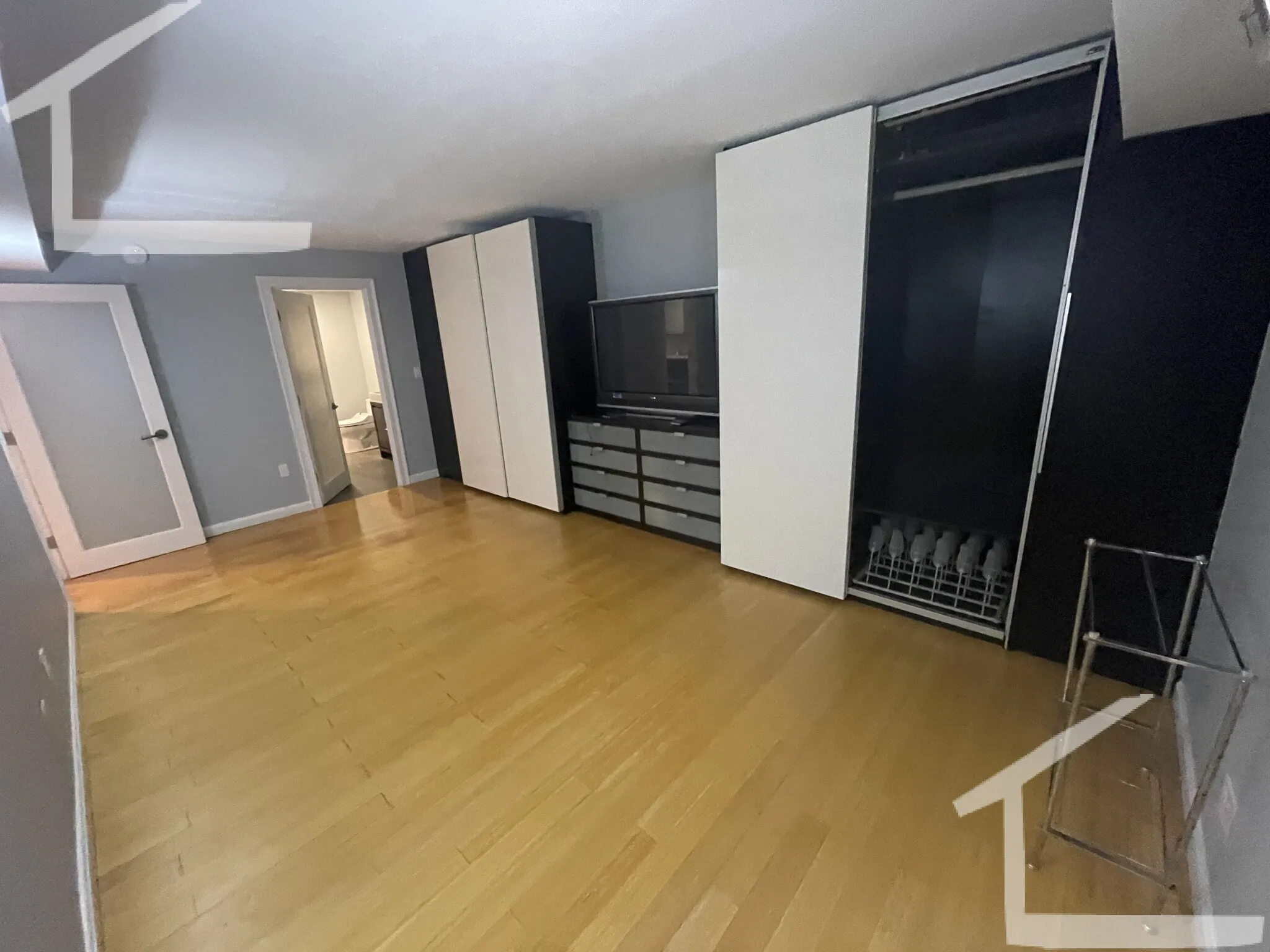 57 Broadlawn Park, Chestnut Hill