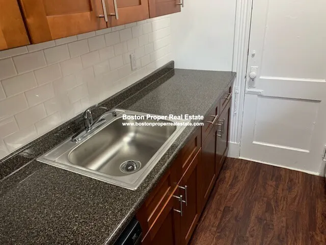 231 Park Dr, Fenway
