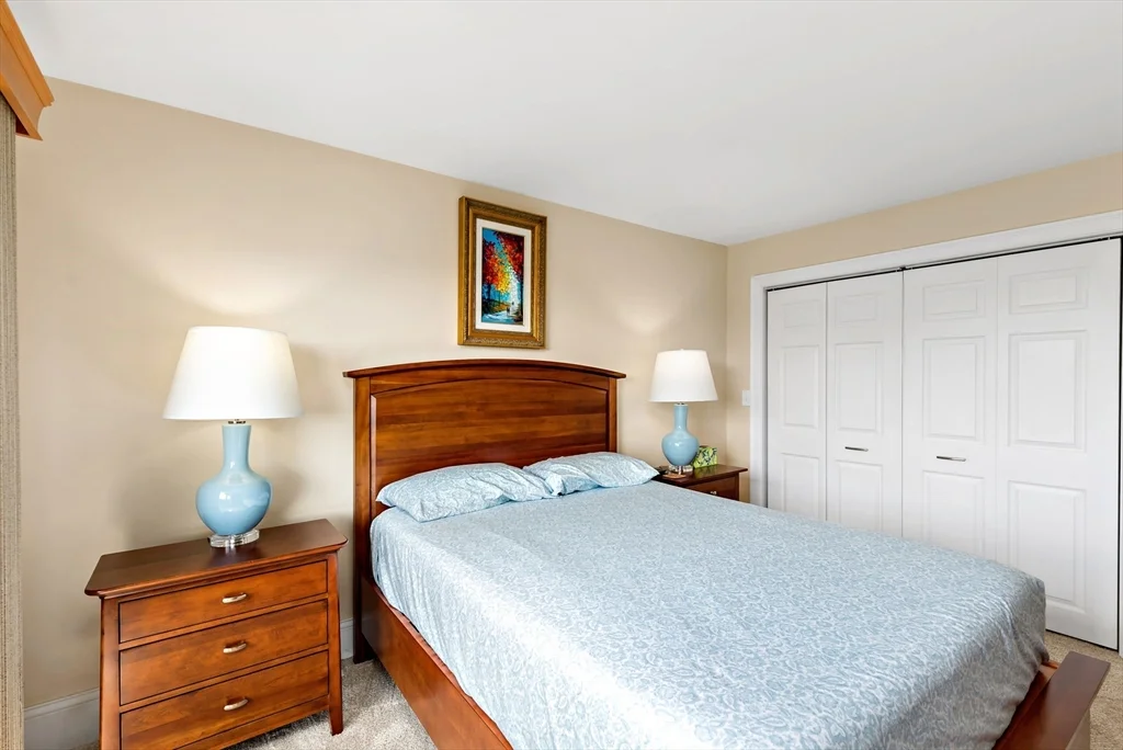 24 Ships View Ter, Buzzards Bay