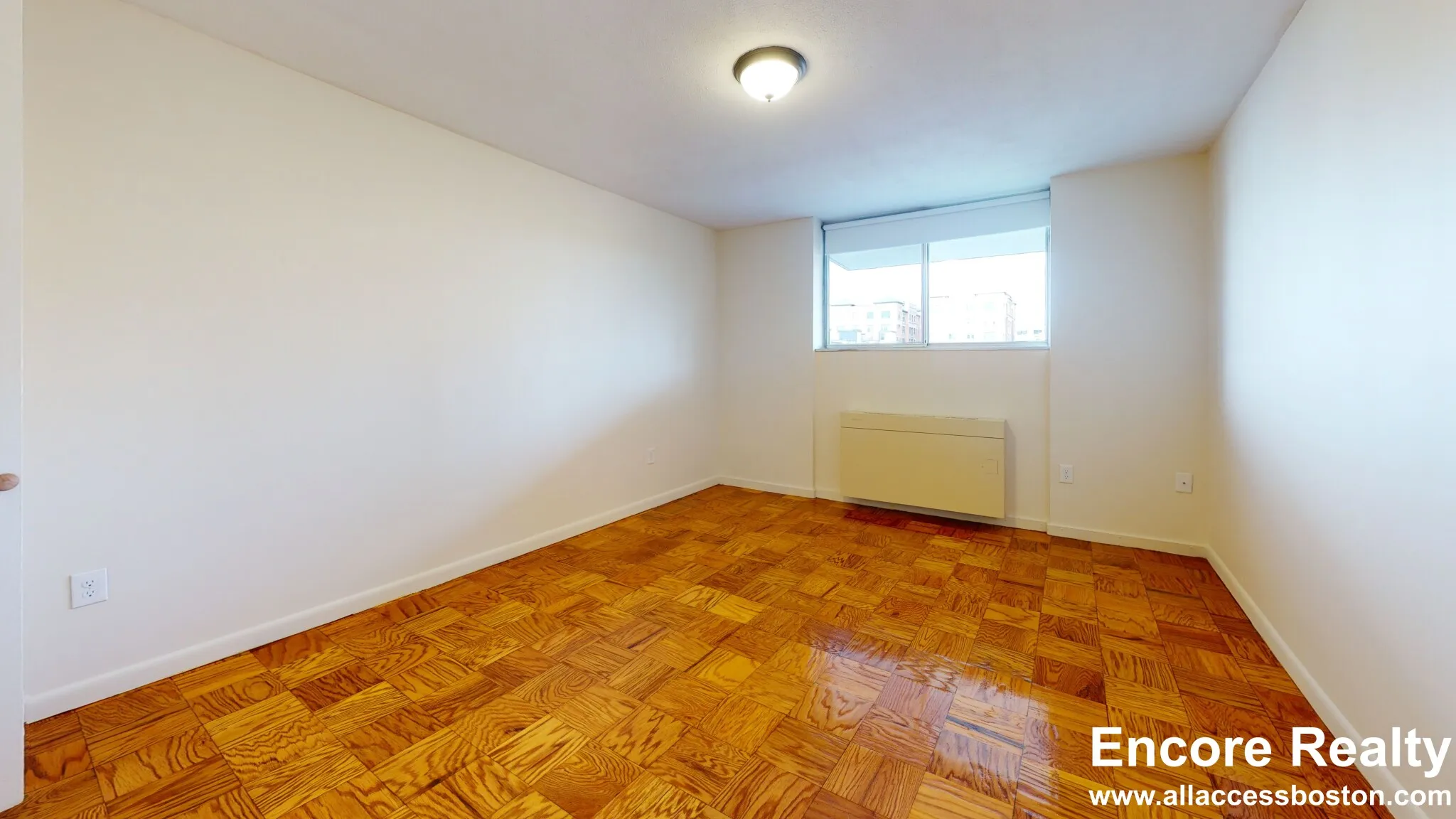 101 Monmouth St, Longwood