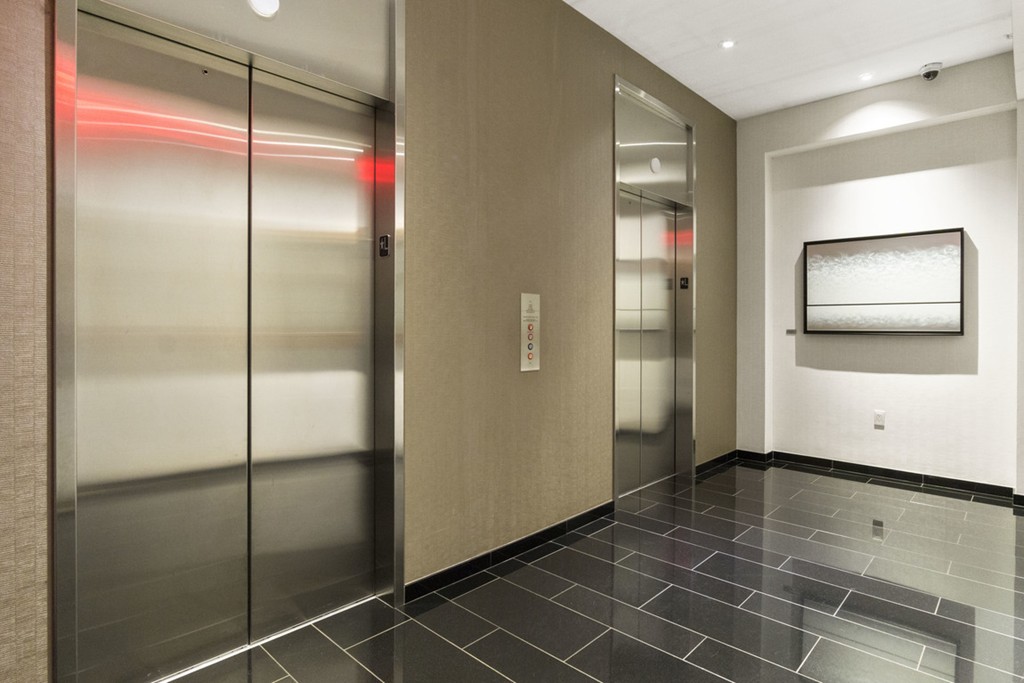 580 Washington St, Midtown