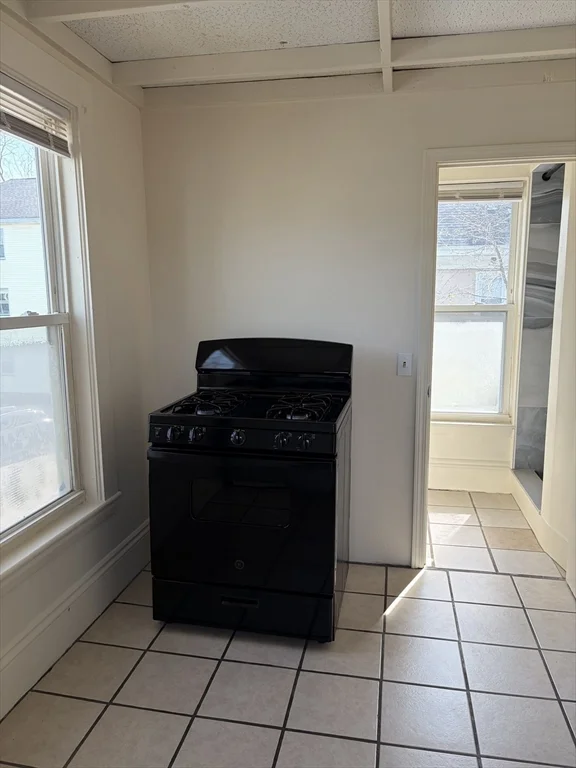 10-12 Maple St, Waltham