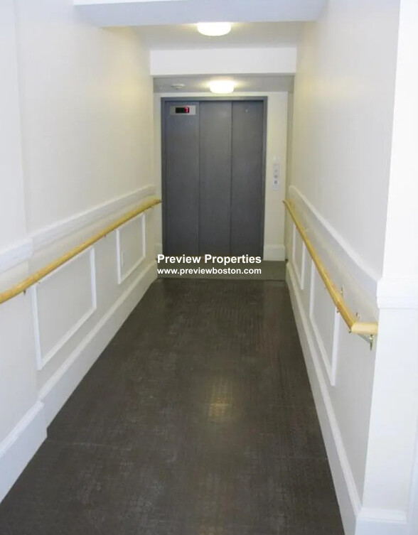 881 Massachusetts Ave, Mid Cambridge