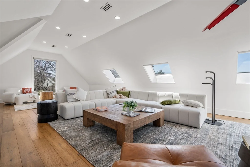 30 Whipple Rd, Lexington