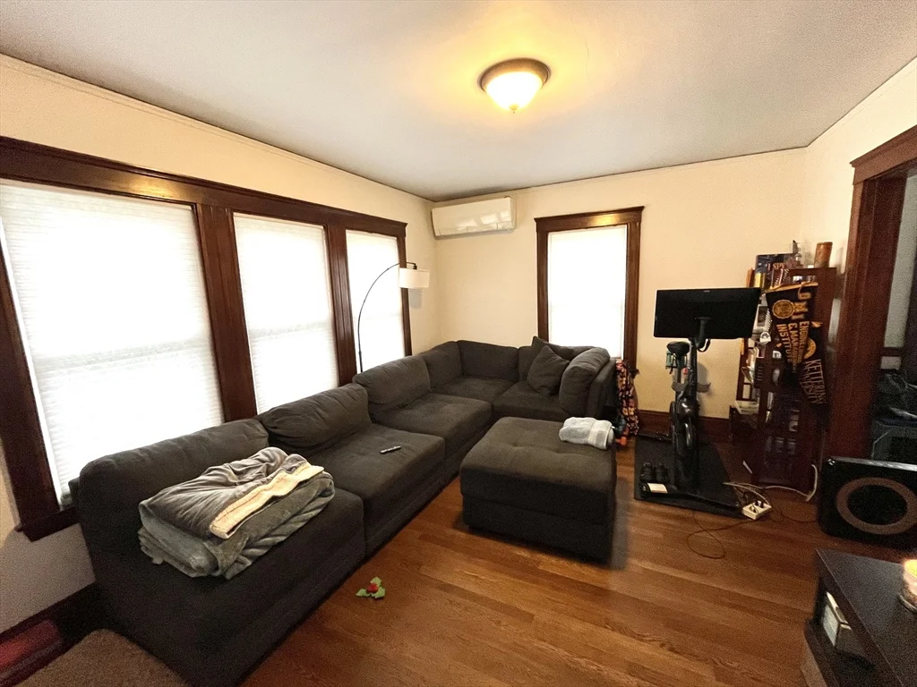 16-18 Oak Hill Rd, Waltham