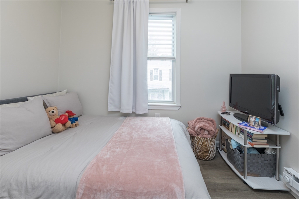 100 H St, South Boston