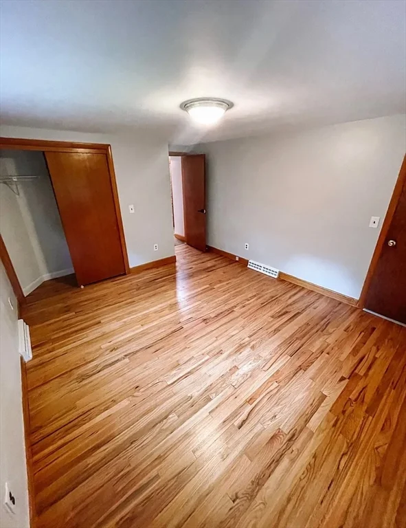 2 Bow St, Plainville