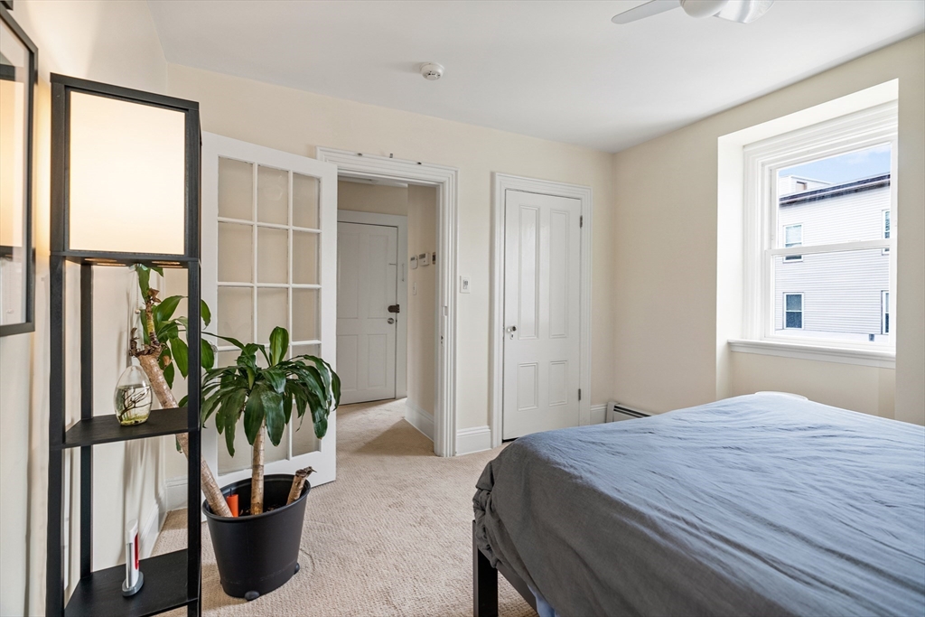 37 Putnam Ave, Riverside