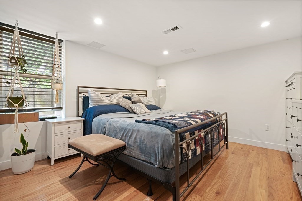 79 Cottage St, East Boston