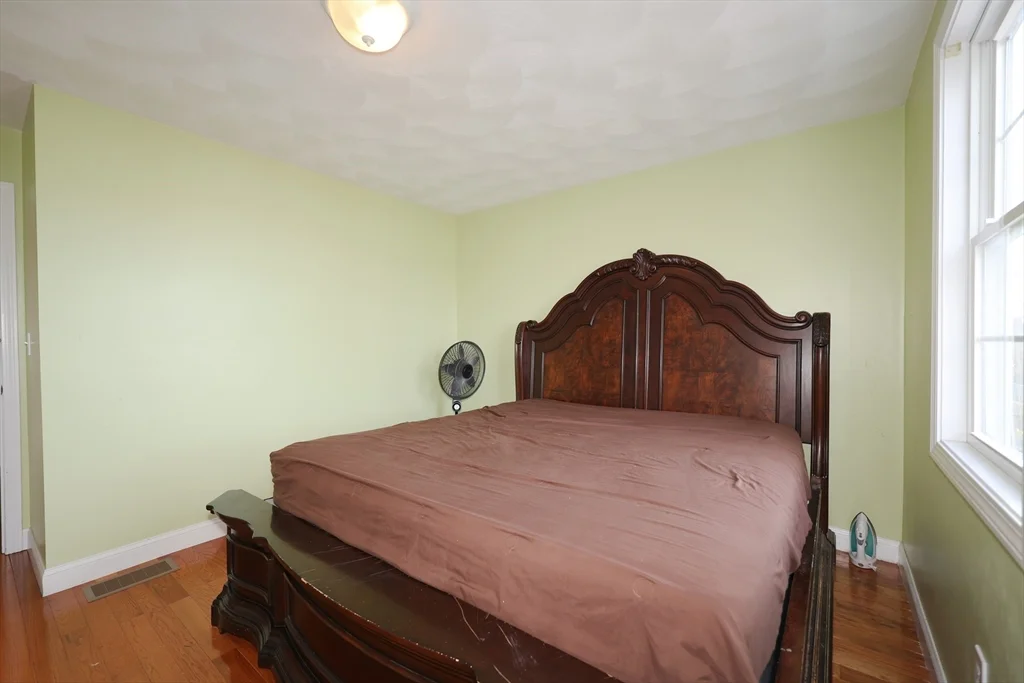 117 Manchester St, Lowell