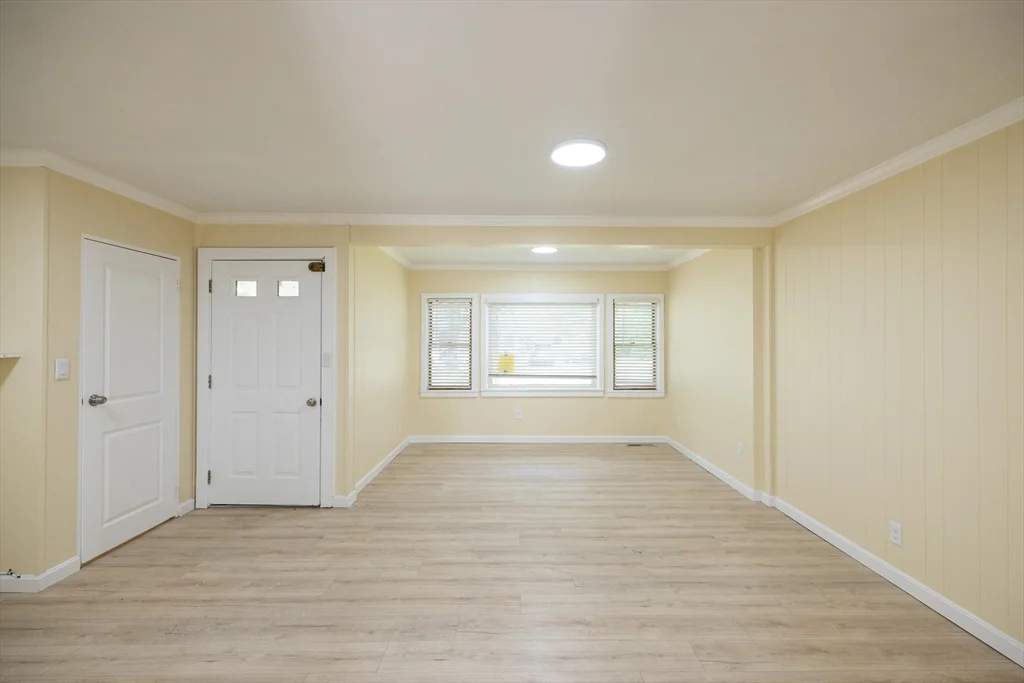 26 Steven Rd, Westborough