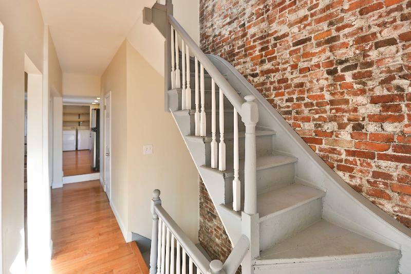 82 Bremen St, East Boston