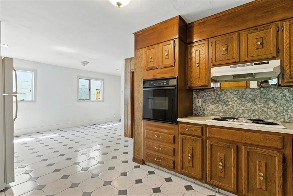 647 East 3rd St, South Boston