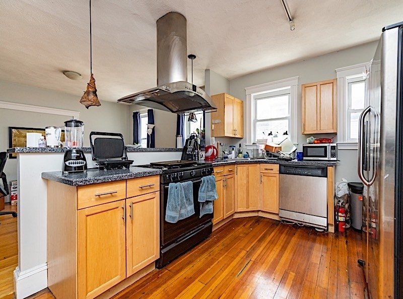 6 Belmont St, Somerville