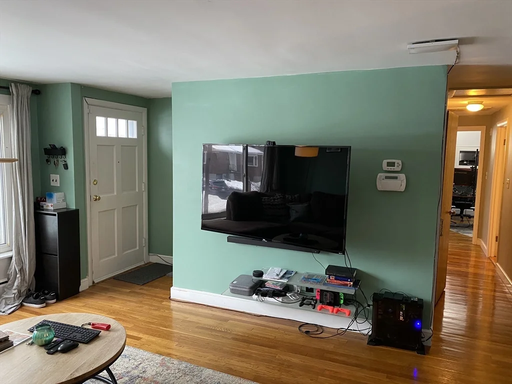 53 Dickson Ave, Arlington