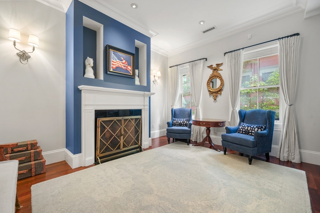 102 Myrtle St, Beacon Hill