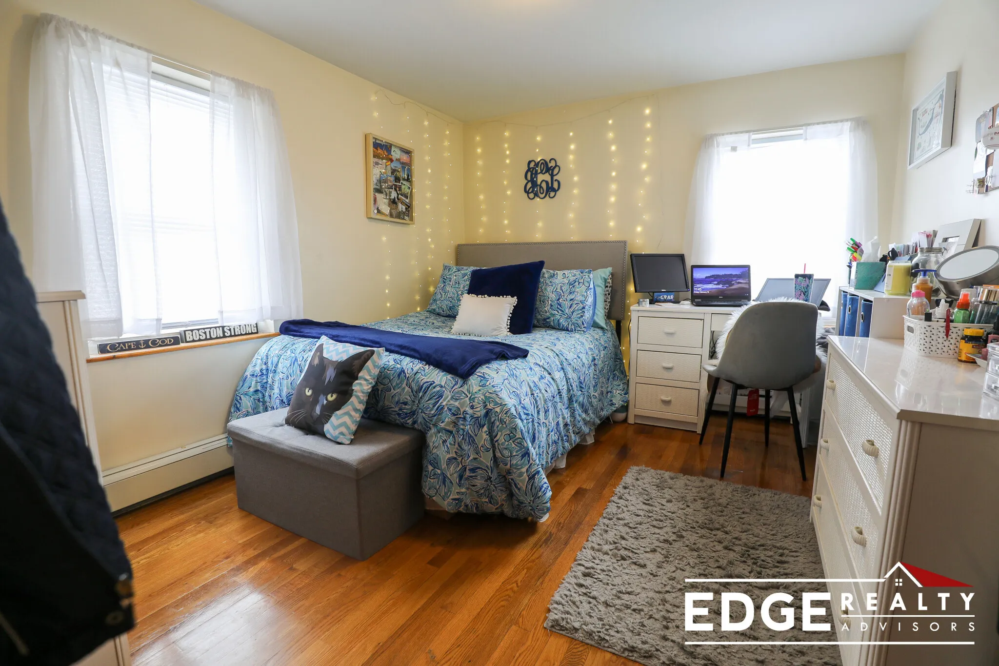 551 Washington St, Oak Square