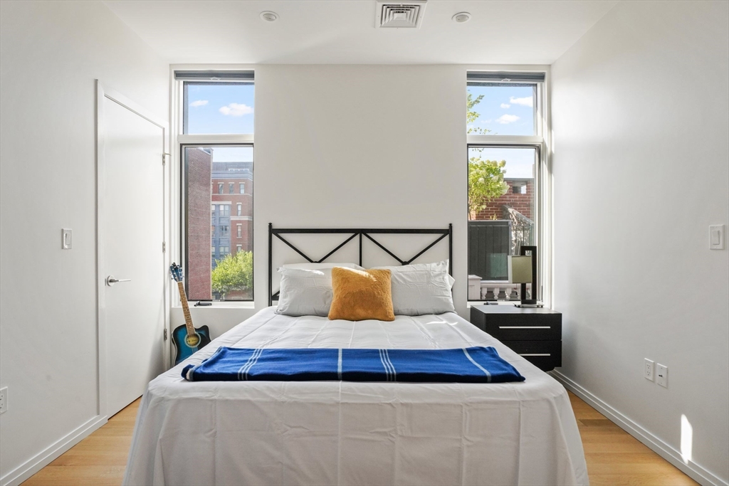 7 E Springfield, South End