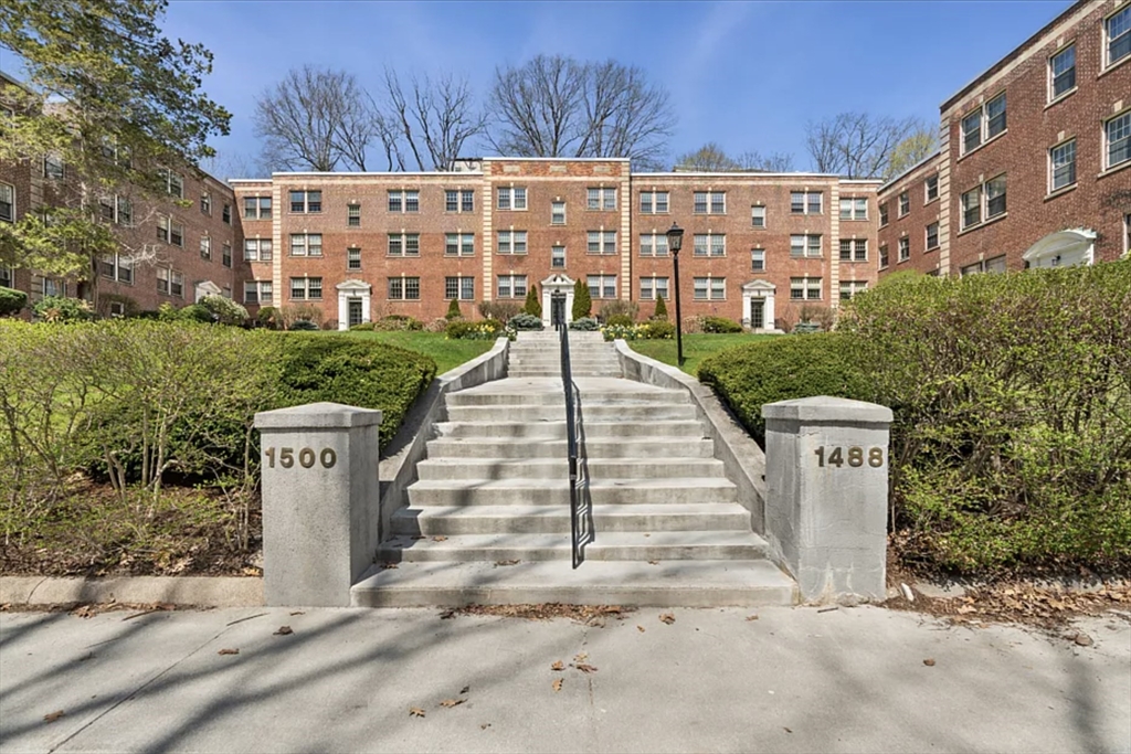 1496 Beacon St, Corey Hill