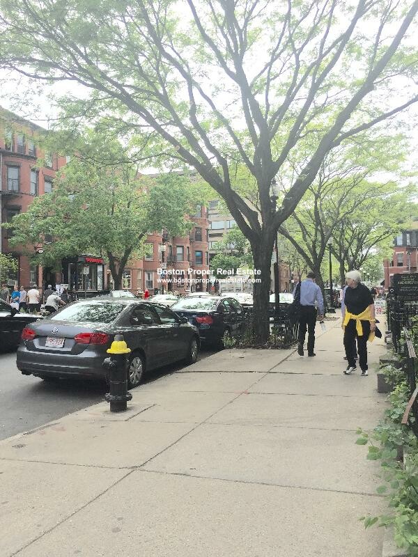 289 Newbury St, Back Bay