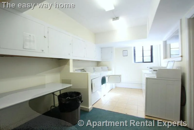 60 Brattle St, Harvard Square
