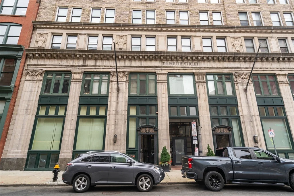 210 South St, Leather District