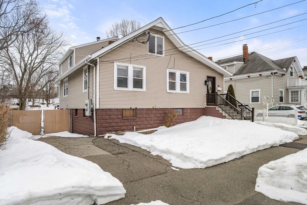 95 Harris St, Revere