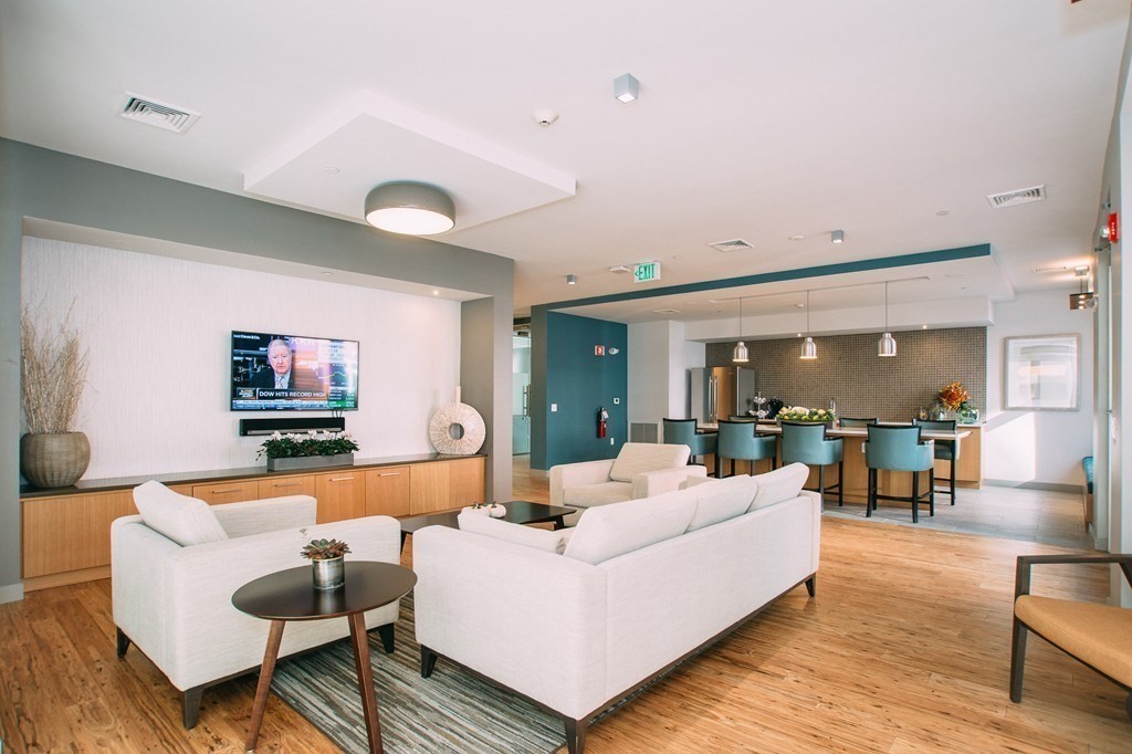 99 Tremont St, Brighton