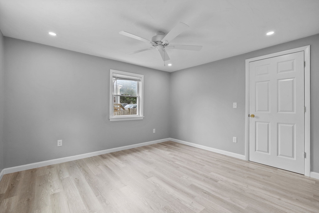 28 Greenwood Ave, Weymouth