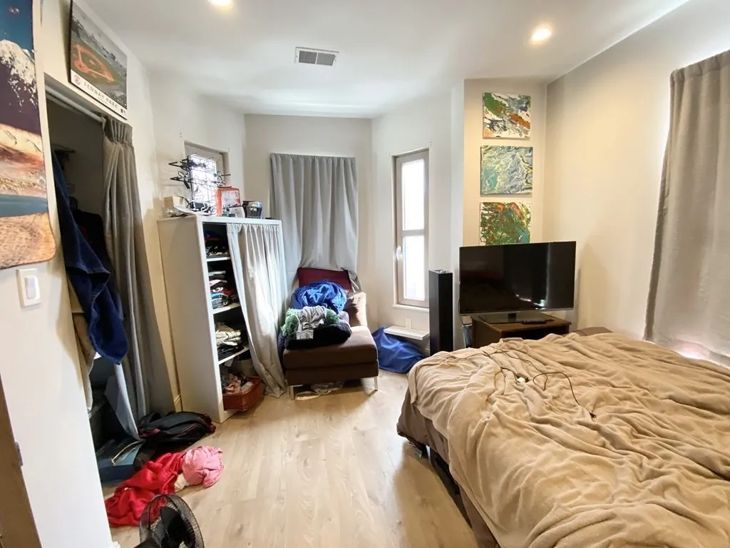 118 Buttonwood, Boston