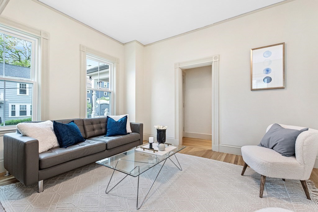 121 Hewlett St, Roslindale