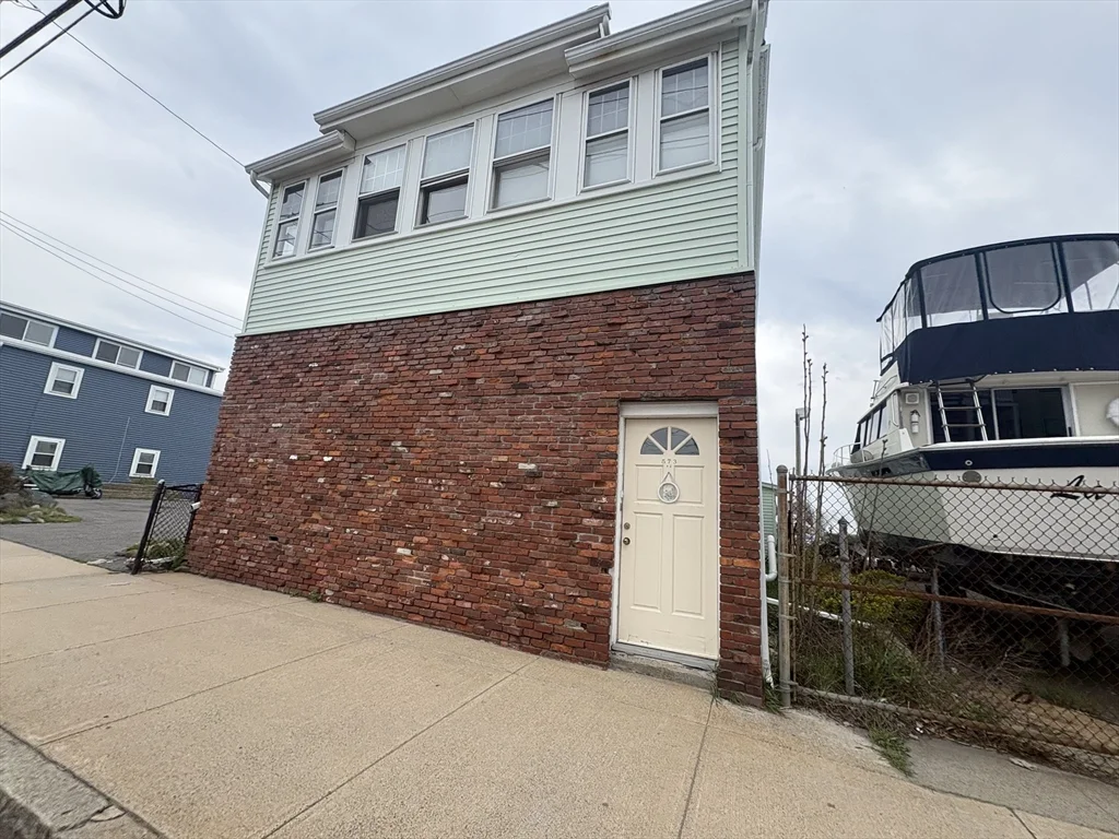 573 Shirley St, Winthrop