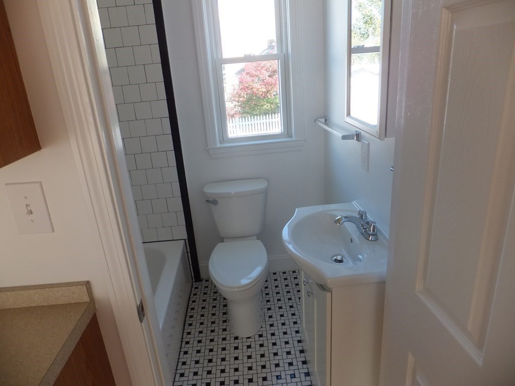28 River St, Quincy