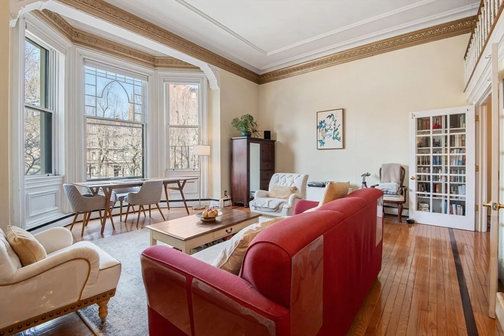 64 Commonwealth, Back Bay