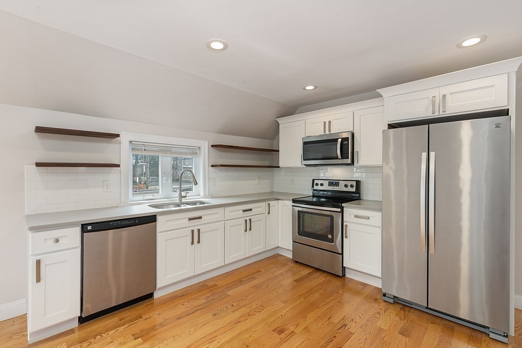 25 Beachland Ave, Revere Beach